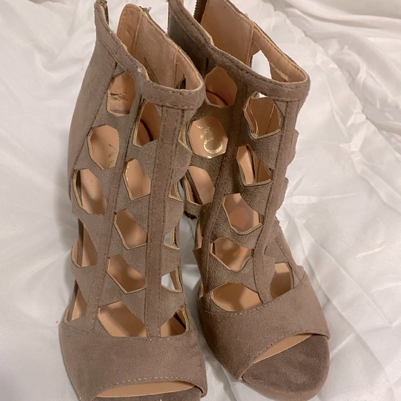 Bootie heels - Picture 6 of 6